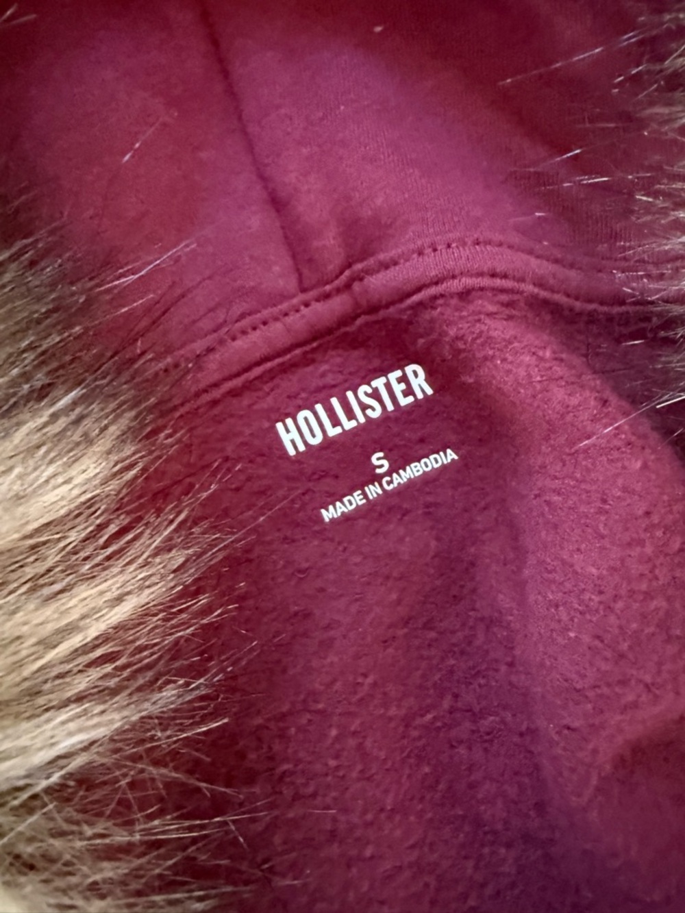 Hollister S Maroon zip-up logo hoodie with fur NWOT - Picture 3 of 4